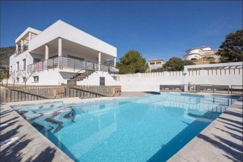 Villa en venta en Calpe, Alicante, España 5 dormitorios, 260 m2 No. 45628 - foto 2