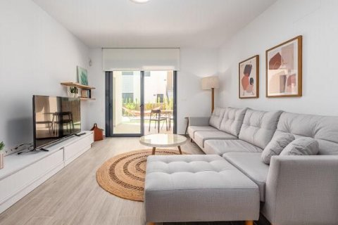 Casa adosada en venta en Villamartin, Alicante, España 3 dormitorios, 147 m2 No. 42204 - foto 4