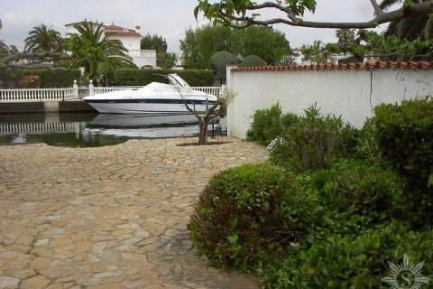 Villa en venta en Roses, Gerona, España 2 dormitorios, 121 m2 No. 41408 - foto 1