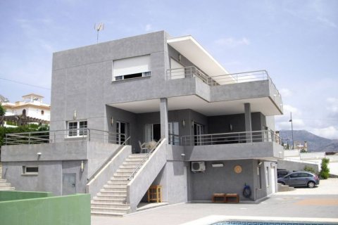 Villa en venta en Polop, Alicante, España 5 dormitorios, 330 m2 No. 44936 - foto 1