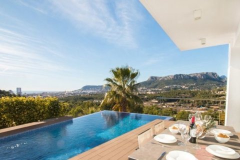 Villa en venta en Calpe, Alicante, España 5 dormitorios, 241 m2 No. 44264 - foto 5