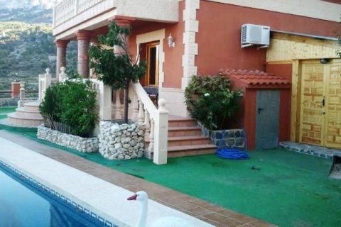 Villa en venta en La Nucia, Alicante, España 5 dormitorios, 350 m2 No. 45409 - foto 2