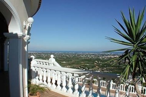 Villa en venta en Dénia, Alicante, España 8 dormitorios, 462 m2 No. 41397 - foto 2