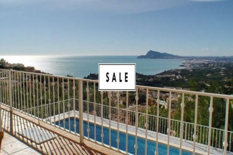 Villa en venta en Altea, Alicante, España 4 dormitorios, 320 m2 No. 45594 - foto 1