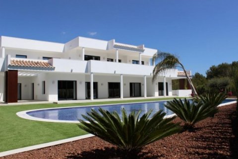 Villa en venta en Moraira, Alicante, España 6 dormitorios, 1.02 m2 No. 44957 - foto 1