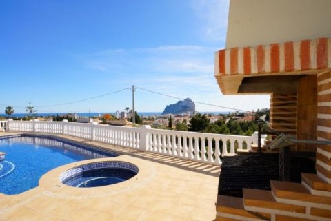 Villa en venta en Calpe, Alicante, España 3 dormitorios, 355 m2 No. 44314 - foto 2