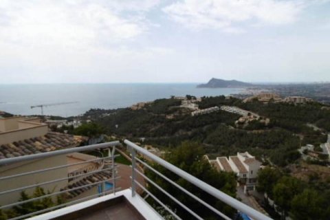 Villa en venta en Altea, Alicante, España 4 dormitorios, 220 m2 No. 45338 - foto 2