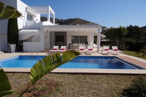 Villa en venta en Jávea, Alicante, España 5 dormitorios, 380 m2 No. 45705 - foto 1