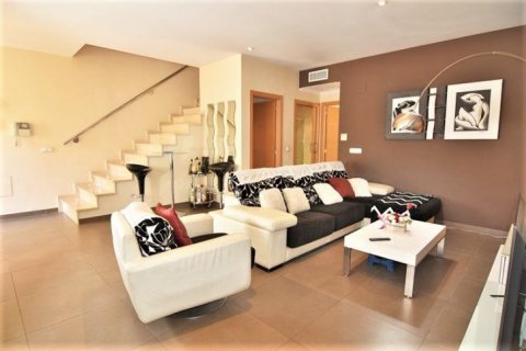 Villa en venta en Benidorm, Alicante, España 3 dormitorios, 266 m2 No. 41524 - foto 4