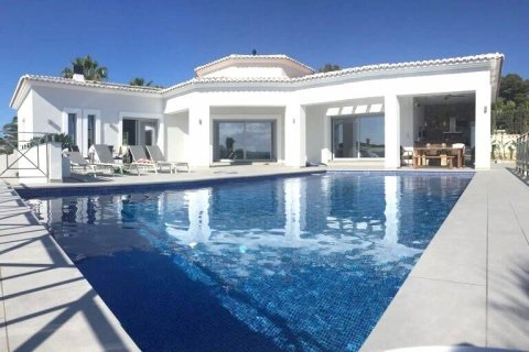 Villa en venta en Moraira, Alicante, España 4 dormitorios, 320 m2 No. 43610 - foto 1