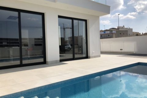 Villa en venta en Rojales, Alicante, España 3 dormitorios, 204 m2 No. 44840 - foto 2