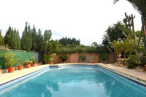 Villa en venta en Alicante, España 8 dormitorios, 520 m2 No. 45701 - foto 3