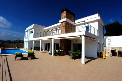 Villa en venta en Calpe, Alicante, España 4 dormitorios, 361 m2 No. 44652 - foto 1