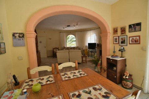 Villa en venta en Calpe, Alicante, España 5 dormitorios, 300 m2 No. 43745 - foto 10
