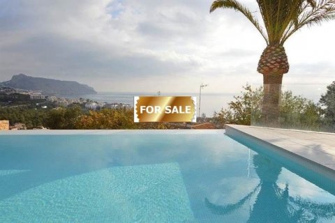 Villa en venta en Altea, Alicante, España 3 dormitorios, 230 m2 No. 45887 - foto 1