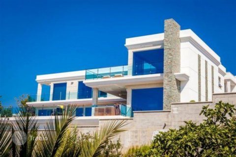 Villa en venta en Calpe, Alicante, España 5 dormitorios, 500 m2 No. 44942 - foto 2