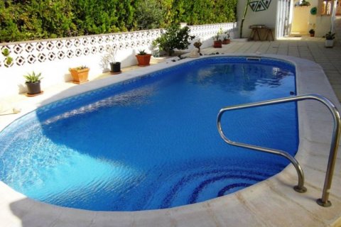 Villa en venta en Calpe, Alicante, España 7 dormitorios,  No. 45605 - foto 3