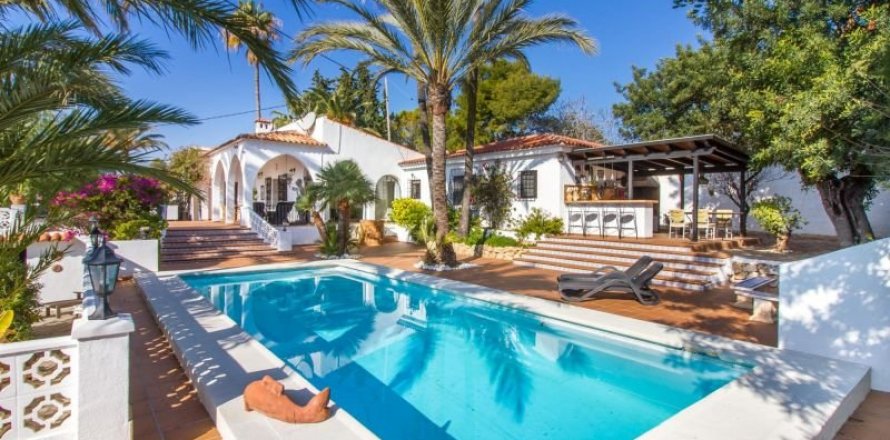 Villa en Altea, Alicante, España 4 dormitorios, 227 m2 No. 44398