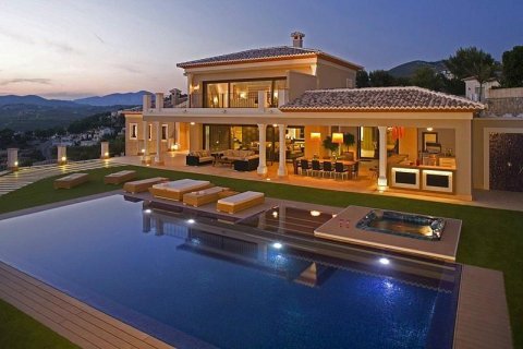 Villa en venta en Moraira, Alicante, España 5 dormitorios, 686 m2 No. 44945 - foto 1