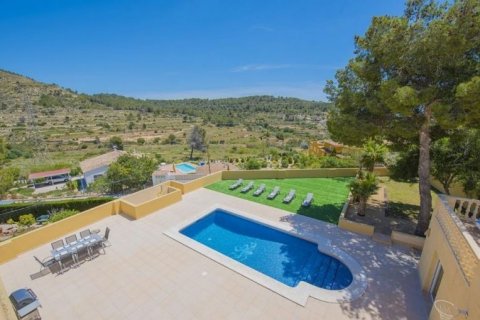Villa en venta en Calpe, Alicante, España 4 dormitorios, 275 m2 No. 45455 - foto 2