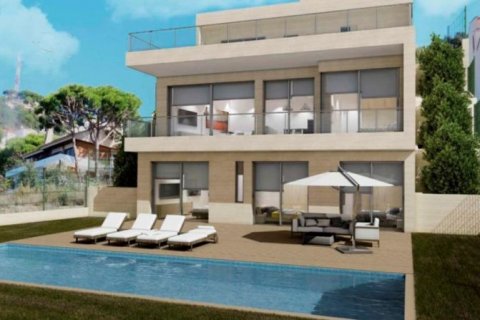 Villa en venta en Lloret de Mar, Gerona, España 4 dormitorios, 329 m2 No. 45470 - foto 1