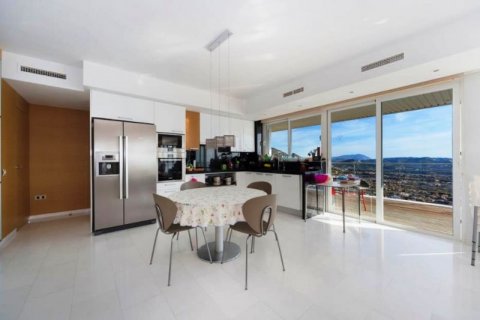 Villa en venta en Calpe, Alicante, España 3 dormitorios, 232 m2 No. 45330 - foto 7