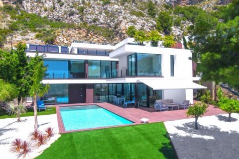 Villa en venta en Altea, Alicante, España 4 dormitorios, 520 m2 No. 43622 - foto 1