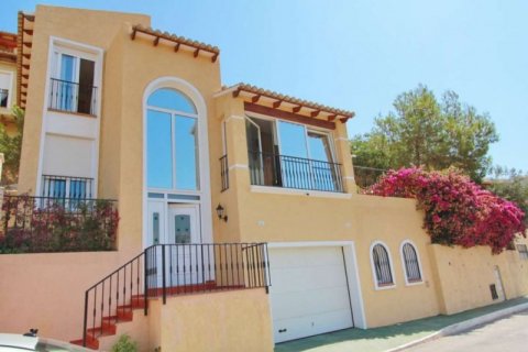 Villa en venta en Altea, Alicante, España 3 dormitorios, 231 m2 No. 45568 - foto 2