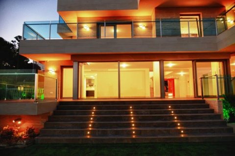 Villa en venta en Alicante, España 7 dormitorios, 700 m2 No. 43636 - foto 2