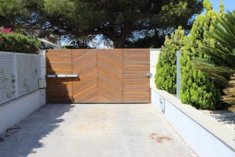 Villa en venta en Alicante, España 5 dormitorios, 350 m2 No. 44757 - foto 9
