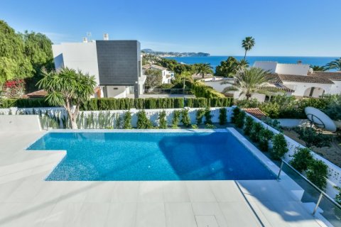 Villa en venta en Calpe, Alicante, España 4 dormitorios, 450 m2 No. 43099 - foto 4