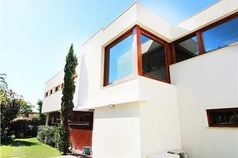 Villa en venta en Altea, Alicante, España 8 dormitorios, 781 m2 No. 44856 - foto 1