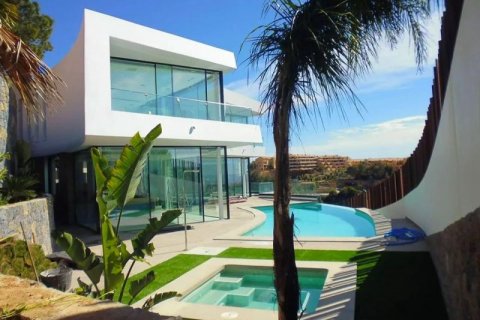 Villa en venta en Altea, Alicante, España 4 dormitorios, 700 m2 No. 42646 - foto 1