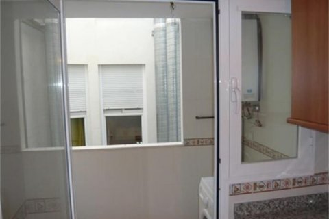 Apartamento en venta en Alicante, España 4 dormitorios, 140 m2 No. 46040 - foto 2