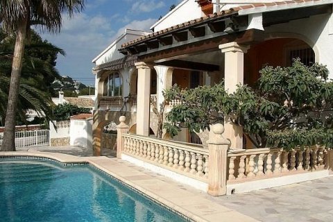 Villa en venta en Moraira, Alicante, España 7 dormitorios, 415 m2 No. 43719 - foto 2