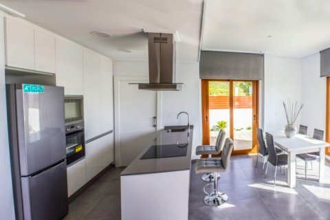 Villa en venta en Benidorm, Alicante, España 3 dormitorios, 200 m2 No. 45334 - foto 10