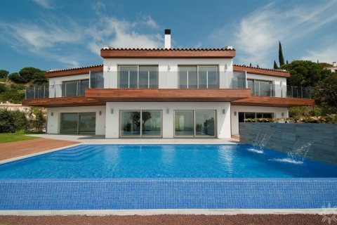 Villa en venta en Platja D'aro, Gerona, España 5 dormitorios, 610 m2 No. 41401 - foto 5