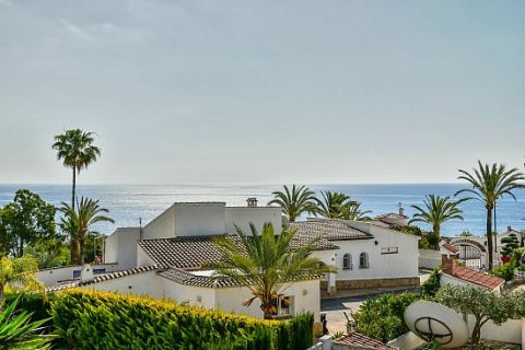 Villa en venta en Calpe, Alicante, España 4 dormitorios, 450 m2 No. 43391 - foto 1