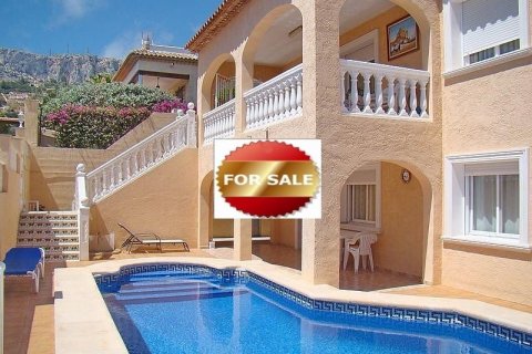 Villa en venta en Calpe, Alicante, España 6 dormitorios, 238 m2 No. 45690 - foto 1