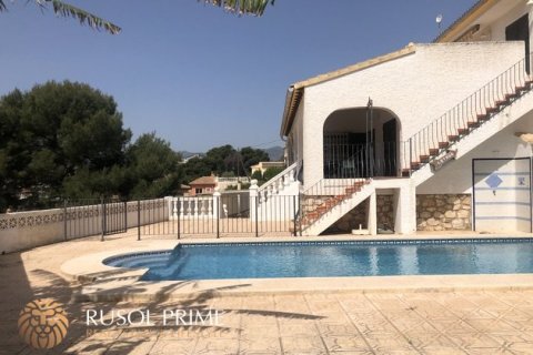 Villa en venta en Calpe, Alicante, España 4 dormitorios, 200 m2 No. 46749 - foto 1