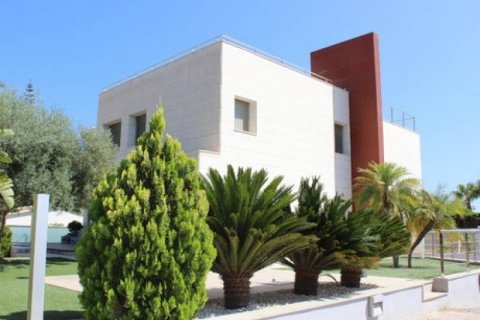 Villa en venta en Alicante, España 5 dormitorios, 350 m2 No. 44757 - foto 6