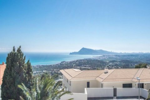 Villa en venta en Altea, Alicante, España 5 dormitorios, 365 m2 No. 43715 - foto 2