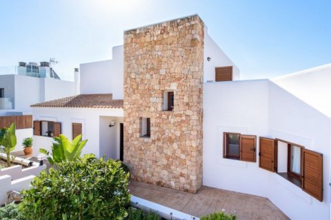 Villa en venta en Ibiza, España 4 dormitorios, 302 m2 No. 45315 - foto 2