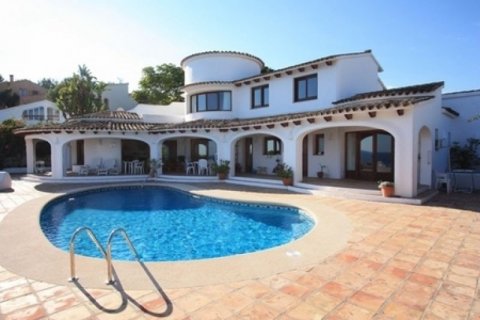 Villa en venta en Moraira, Alicante, España 4 dormitorios, 230 m2 No. 45112 - foto 1