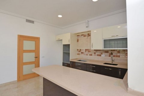 Villa en venta en Alicante, España 4 dormitorios, 485 m2 No. 44792 - foto 7