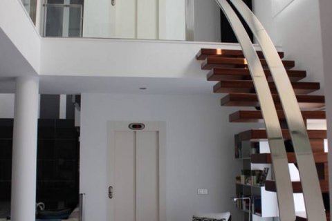 Villa en venta en Alicante, España 5 dormitorios, 350 m2 No. 44757 - foto 4