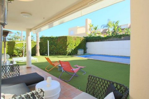 Villa en venta en Alicante, España 6 dormitorios, 600 m2 No. 42794 - foto 2