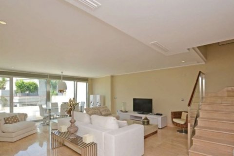 Casa adosada en venta en Alicante, España 3 dormitorios, 335 m2 No. 44796 - foto 8