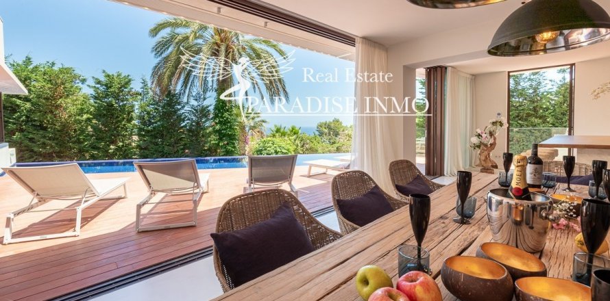 Villa en Santa Eulalia Del Rio, Ibiza, España 6 dormitorios, 572 m2 No. 47623
