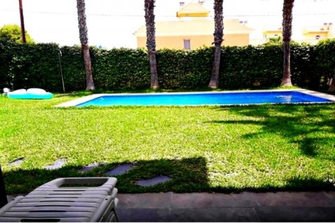 Villa en venta en Alicante, España 5 dormitorios, 530 m2 No. 44635 - foto 5